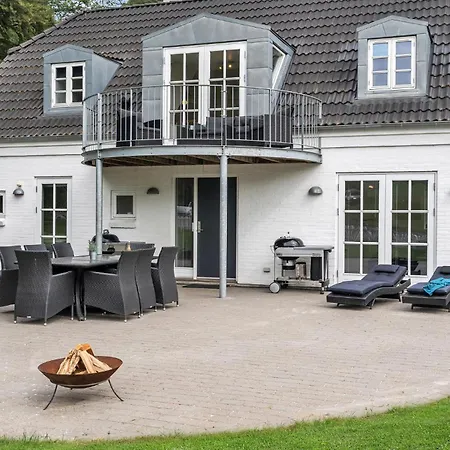 Holiday home Four-bedroom In