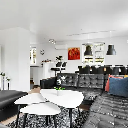 Four-bedroom In Holiday home