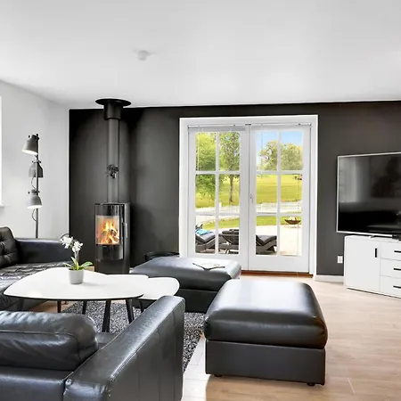 Holiday home Four-bedroom In