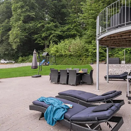 Four-bedroom In * Juelsminde (Hedensted)